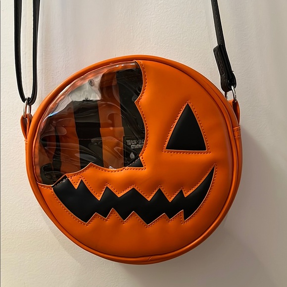 Trick or Treat Studios - Trick r Treat Sam Bitten Lollipop Crossbody Bag - Picture 1 of 4